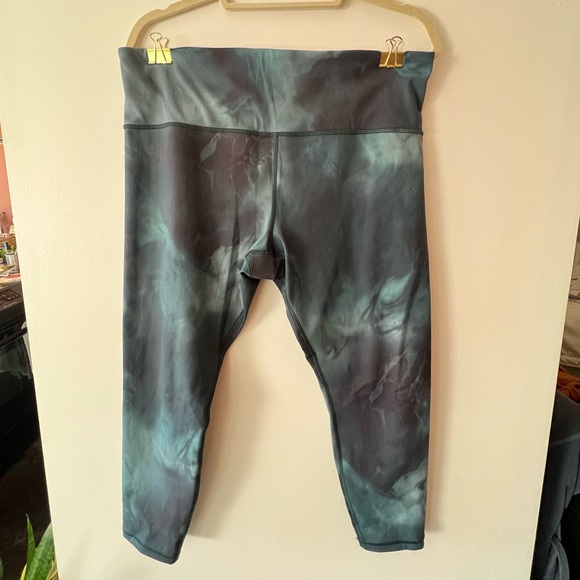 Athleta Pants - Athleta Elation Printed 7/8 Tight - XL